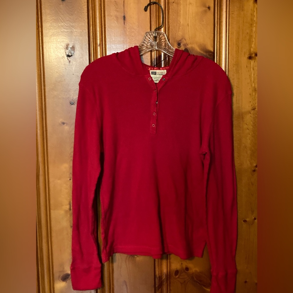 Says size L but fits like a Med Women’s Faded Glory Authentic top with Hood